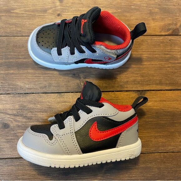 Nike Black and Red Sneakers with Classic Basketball Design - Picture 1 of 7